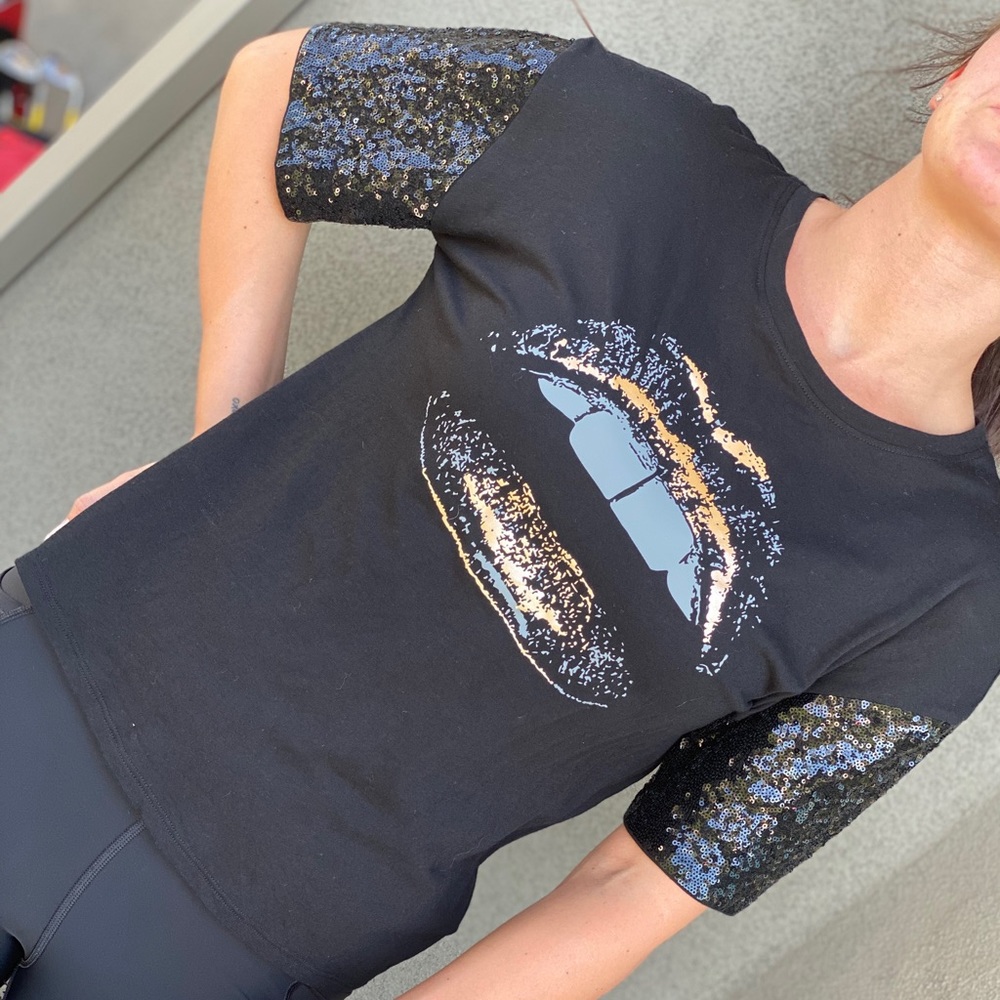 Lips tee